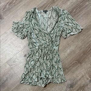 Lily Rose Olive Geometric Print Top